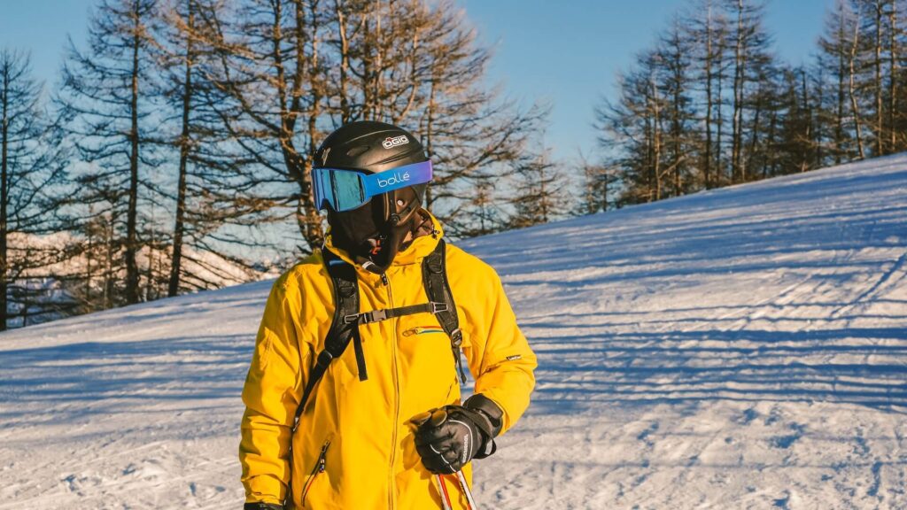 Bedste skijakke, skijakke test, herre skijakke, skijakke til herre, 2023, varm skijakke, billige skijakker, skaljakker ski, bedste skaljakke, dame skijakke, skijakke til mand, skijakke til dame, Revolution Race skijakke, gul skijakke, sort skijakke, bedst i test, varm skijakke